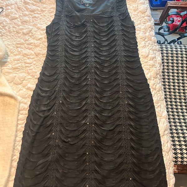 Collection Dressbarn Black Sleeveless Ruffled Sequin Sheath Dress Size M