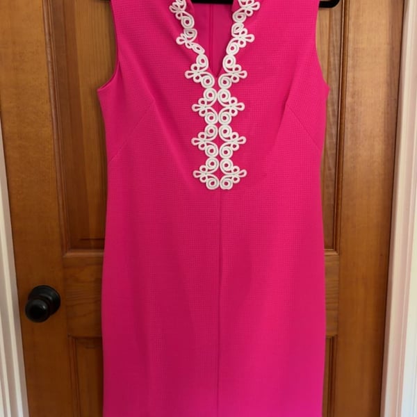 ELLE Sleeveless Pink Shift Dress with White Trim Detail Size M