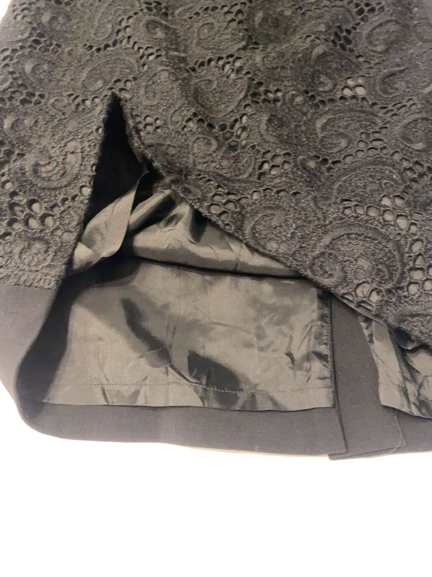 Worth New York Black Lace Overlay Pencil Skirt Size 6 7