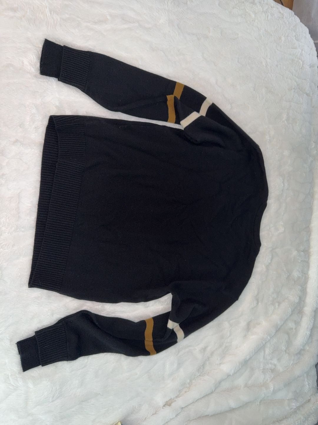 Crocodile V-Neck Sweater Black Striped Size M 7