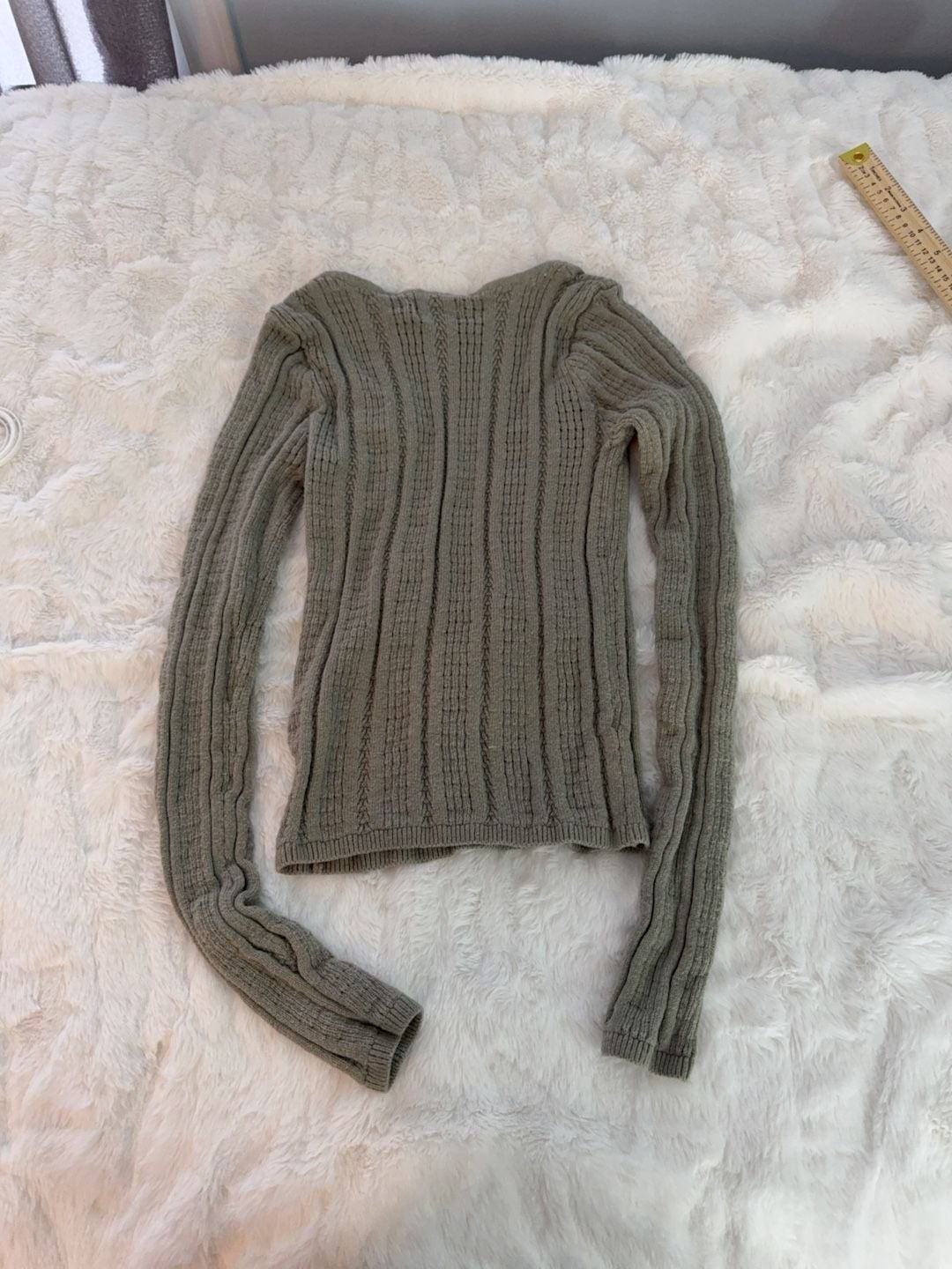 Hollister Women's Ribbed V-Neck Long Sleeve Sweater Size S 6