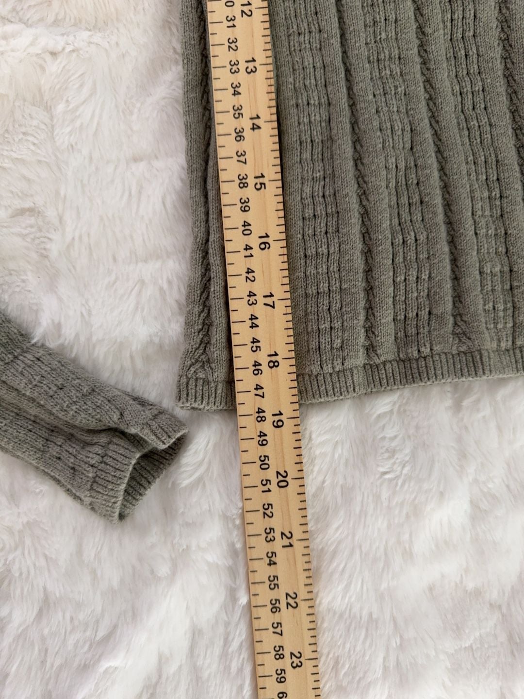 Hollister Women's Ribbed V-Neck Long Sleeve Sweater Size S 8