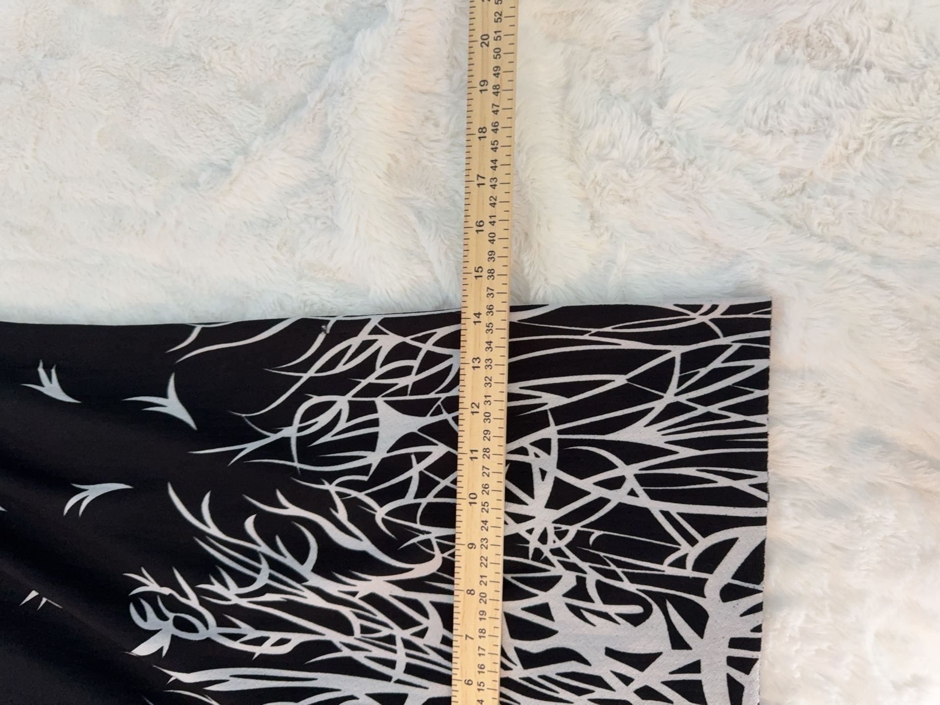 Soho Apparel Ltd. Size L Black and White Geometric Print Pants 3