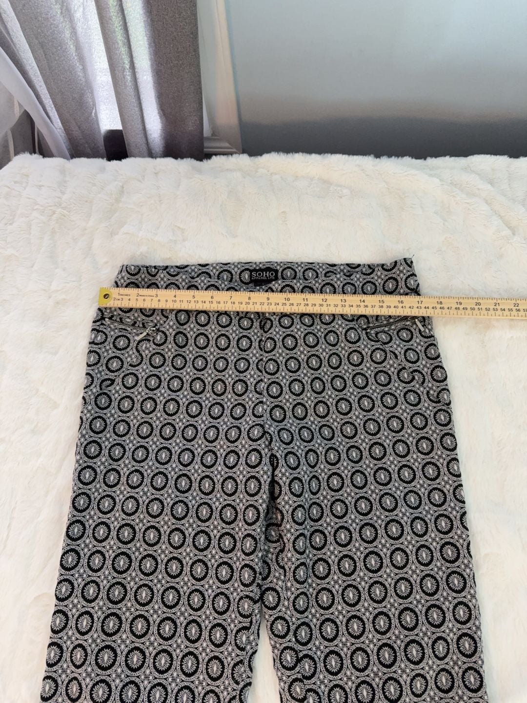 Soho Apparel Ltd. Size L Black and White Geometric Print Pants 8