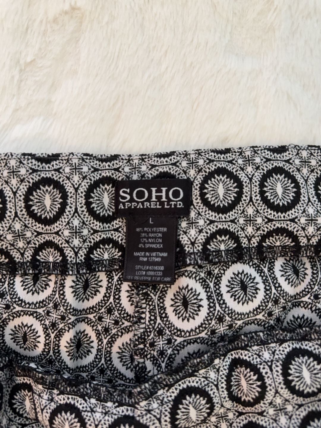Soho Apparel Ltd. Size L Black and White Geometric Print Pants 9