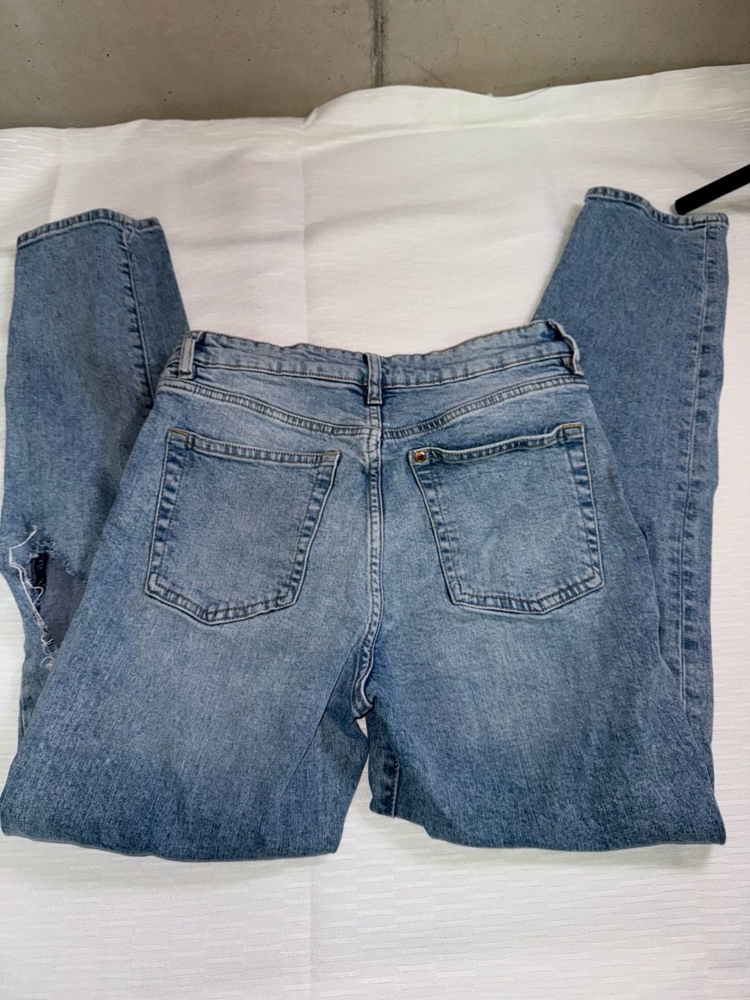 H&M Mom Jeans High Waist Size 4 2
