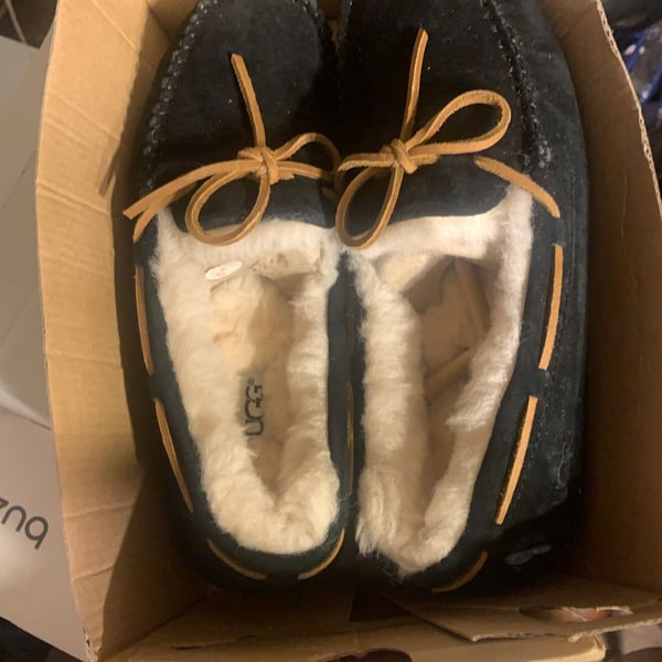 UGG Women's Dakota Suede Moccasin Slippers Black Size 7