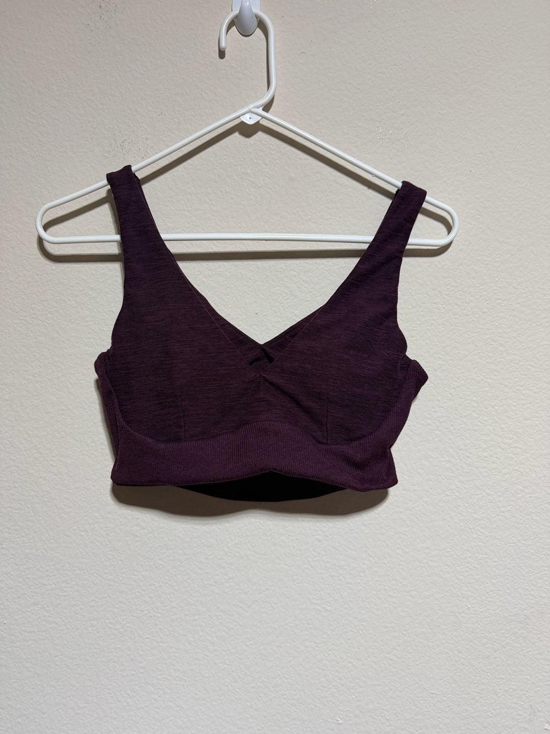 Victoria's Secret Ribbed V-Neck Crop Sports Bra Size S 1