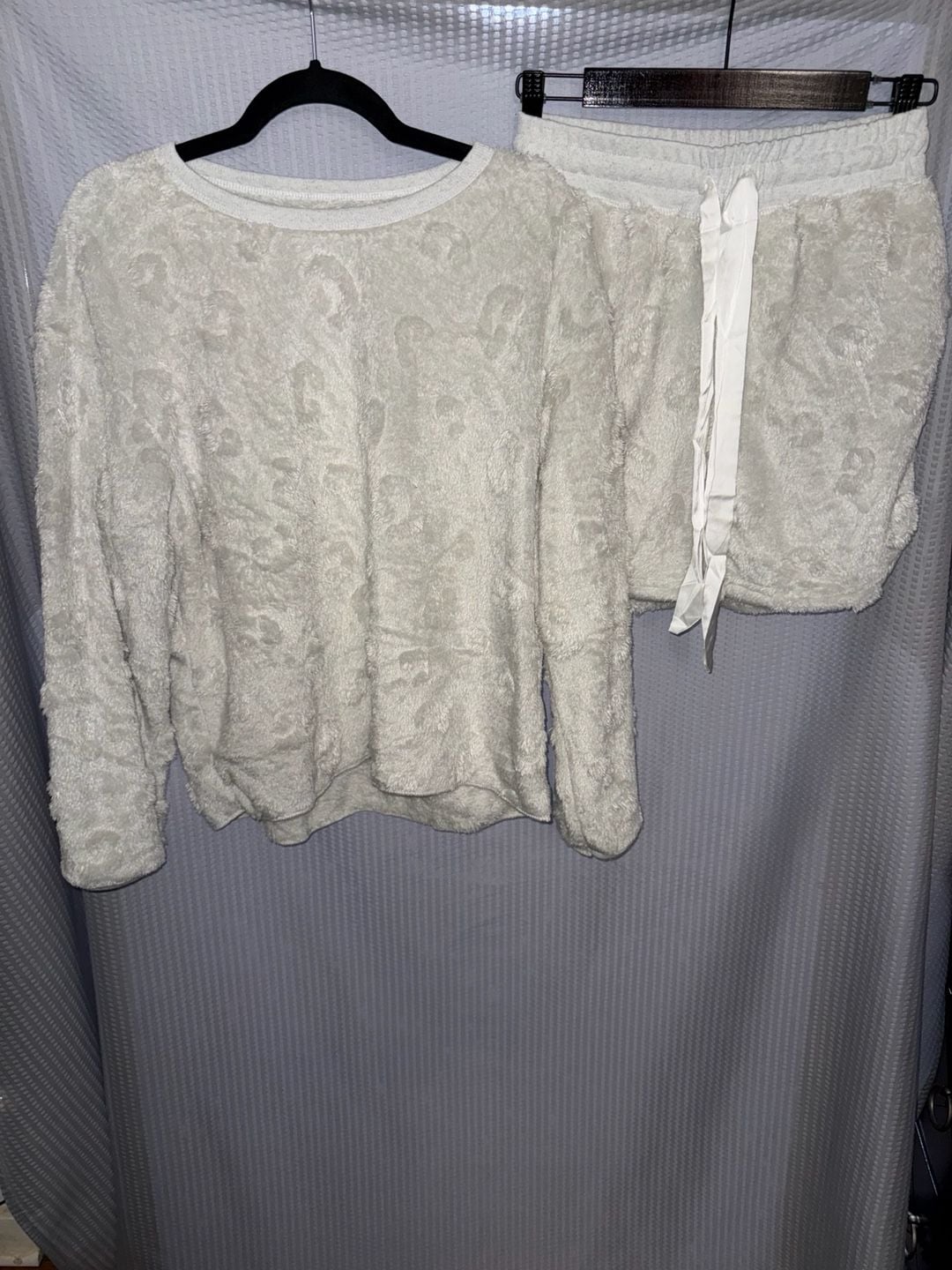 Victoria's Secret Plush Leopard Print Lounge Set 1