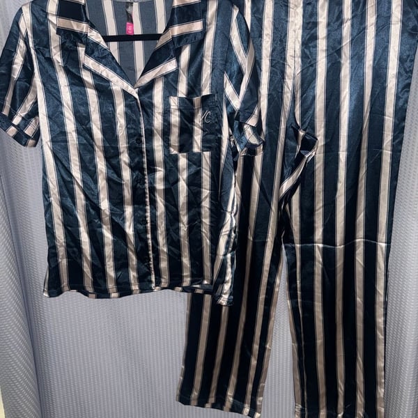 Vince Camuto Women's Striped Satin Pajama Set Size M