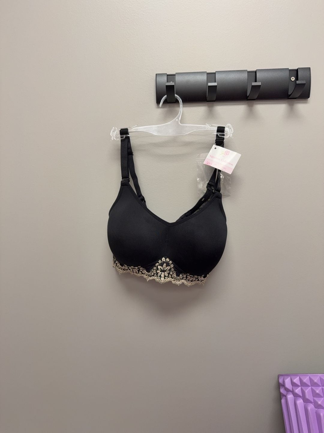Signature Collection Black Lace Trim Bra 502
36C 1