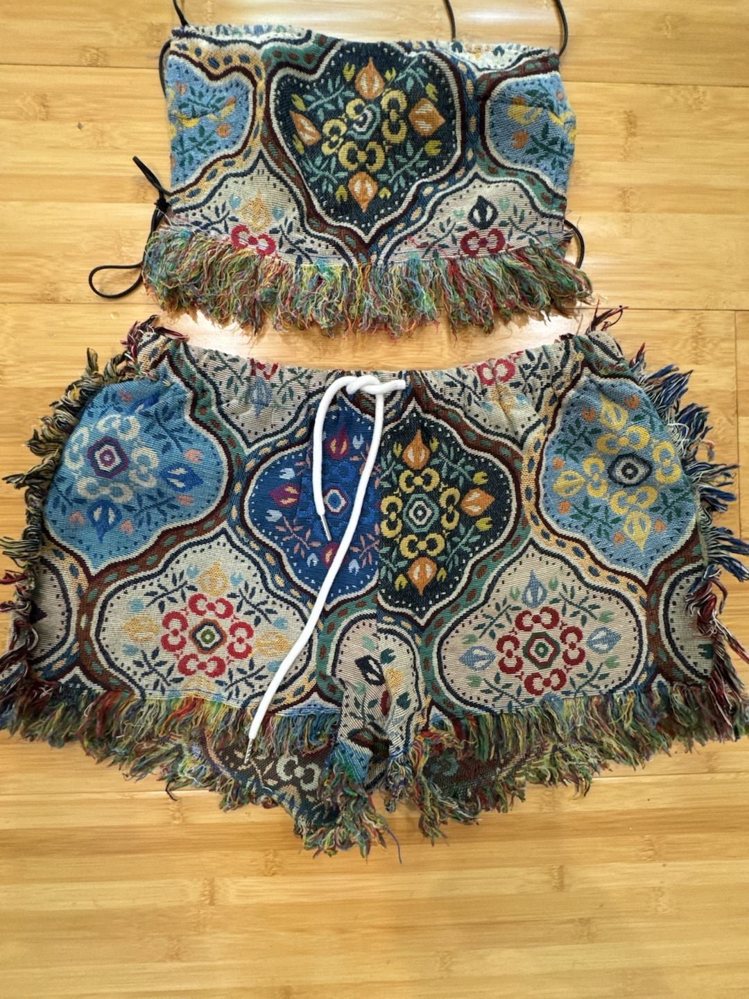 Tapestry Print Two-Piece Halter Top and Shorts Set 2