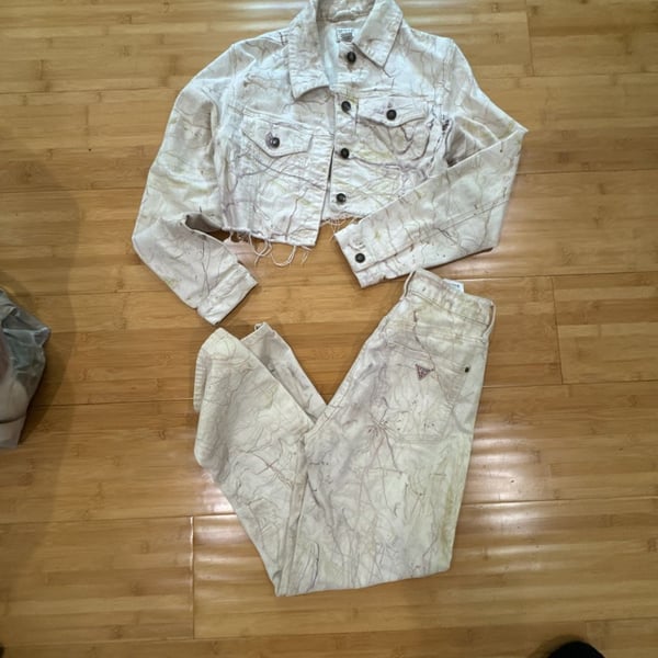 Guess Marble Print Cropped Jacket and Mom Jean Set Size M/26