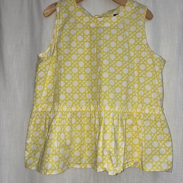 Ann Taylor Sleeveless Peplum Top Yellow White Cane Print Size XL