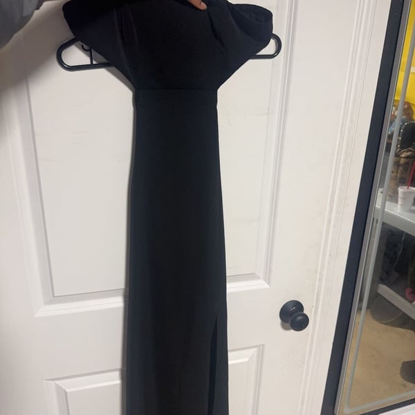 superdown Black Off-the-Shoulder Slit Maxi Dress Size S