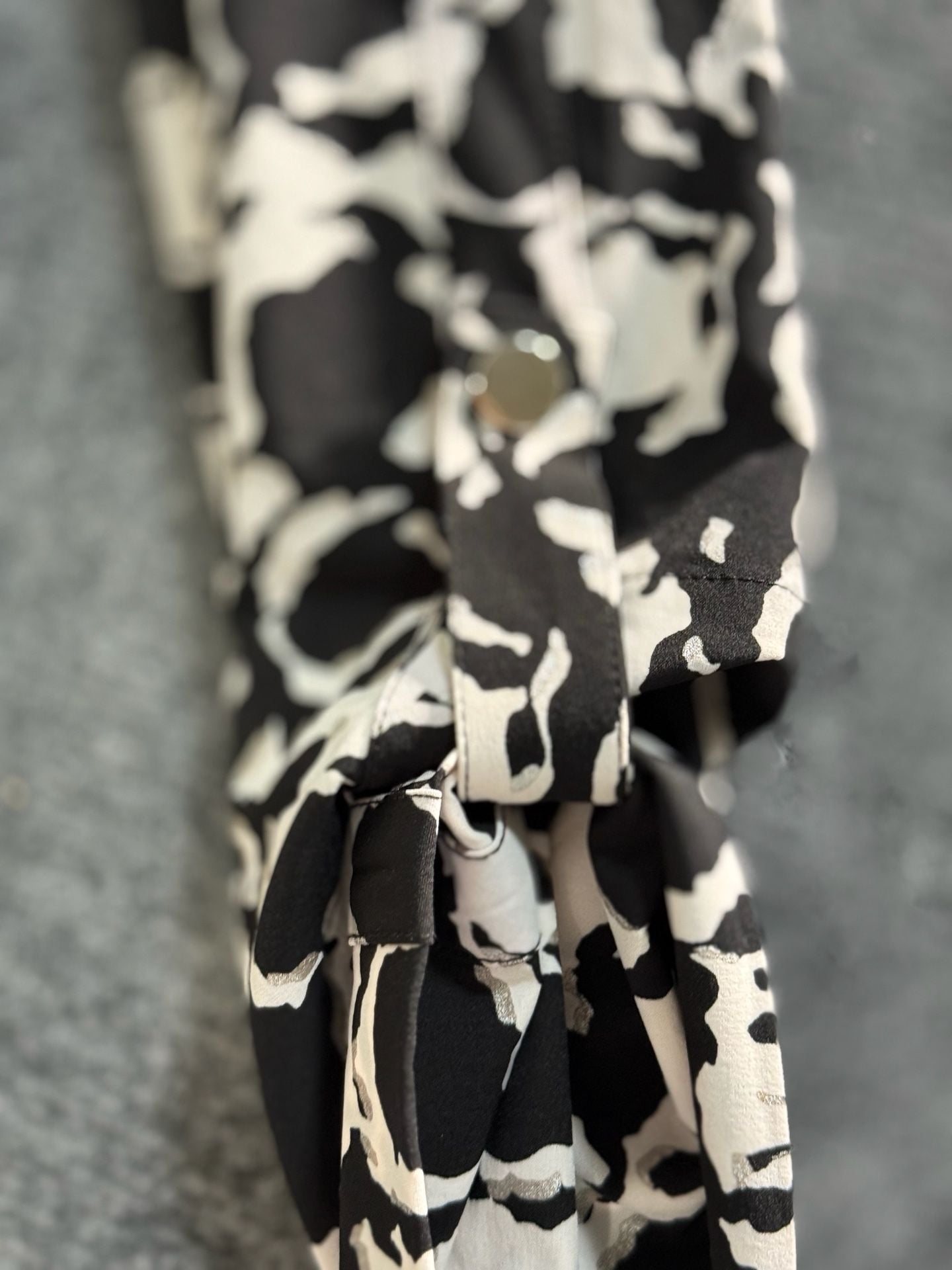 Zenergy by Chico's Black and White Abstract Print Zip Front Jacket Size 1
B172JC 6