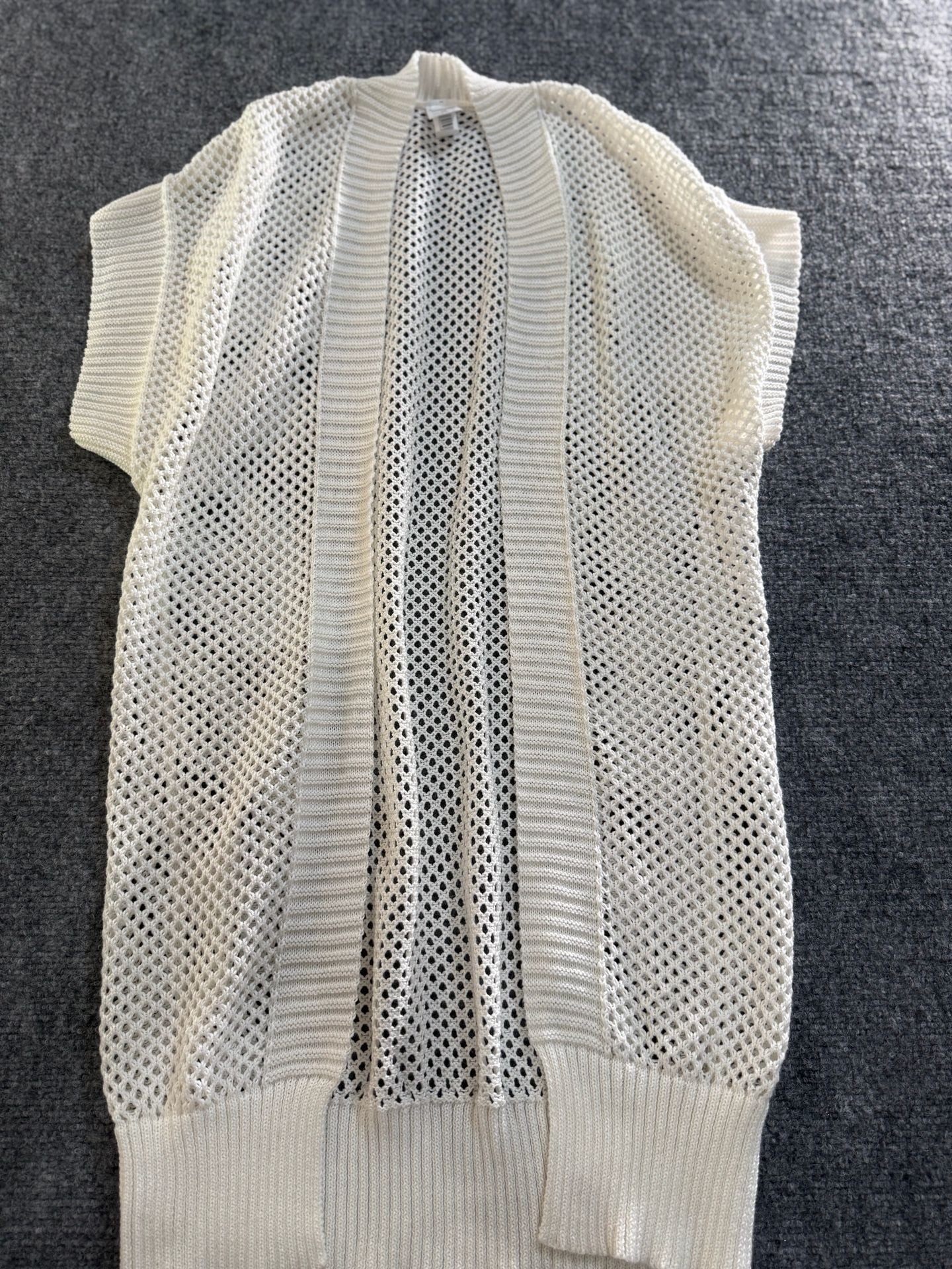 Full Bloom Eyelet Cami
B185JC 3