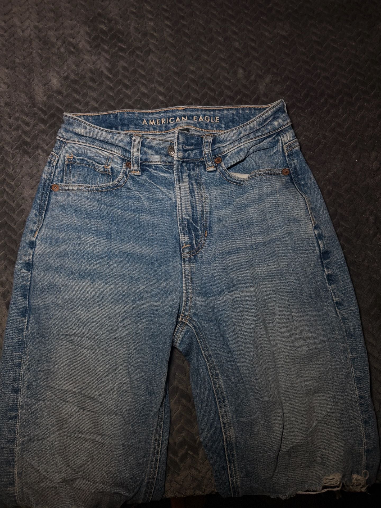 American Eagle Straight Leg Distressed Jeans Size 000 Short 2