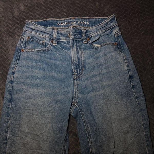 American Eagle Straight Leg Distressed Jeans Size 000 Short