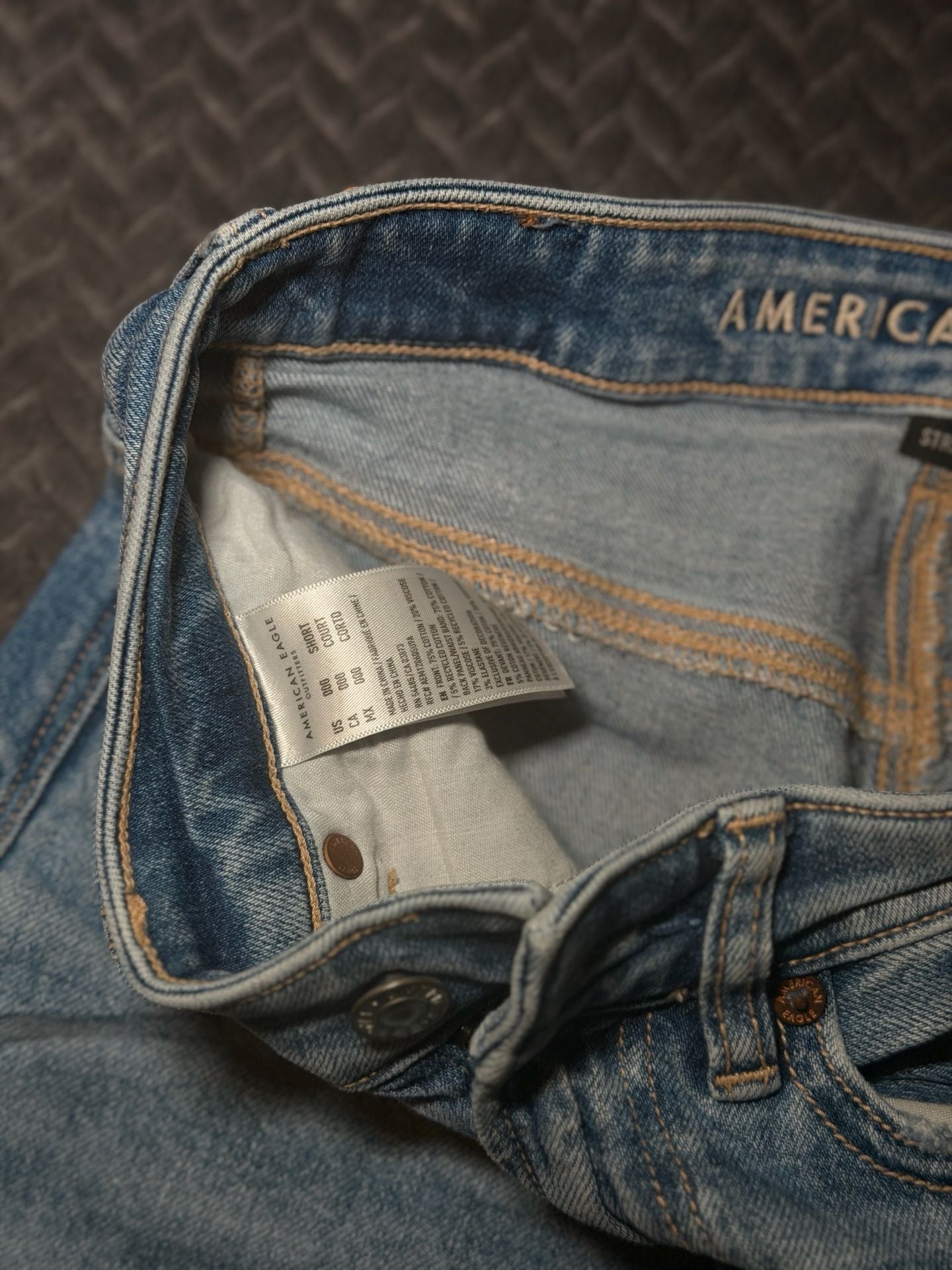American Eagle Straight Leg Distressed Jeans Size 000 Short 4