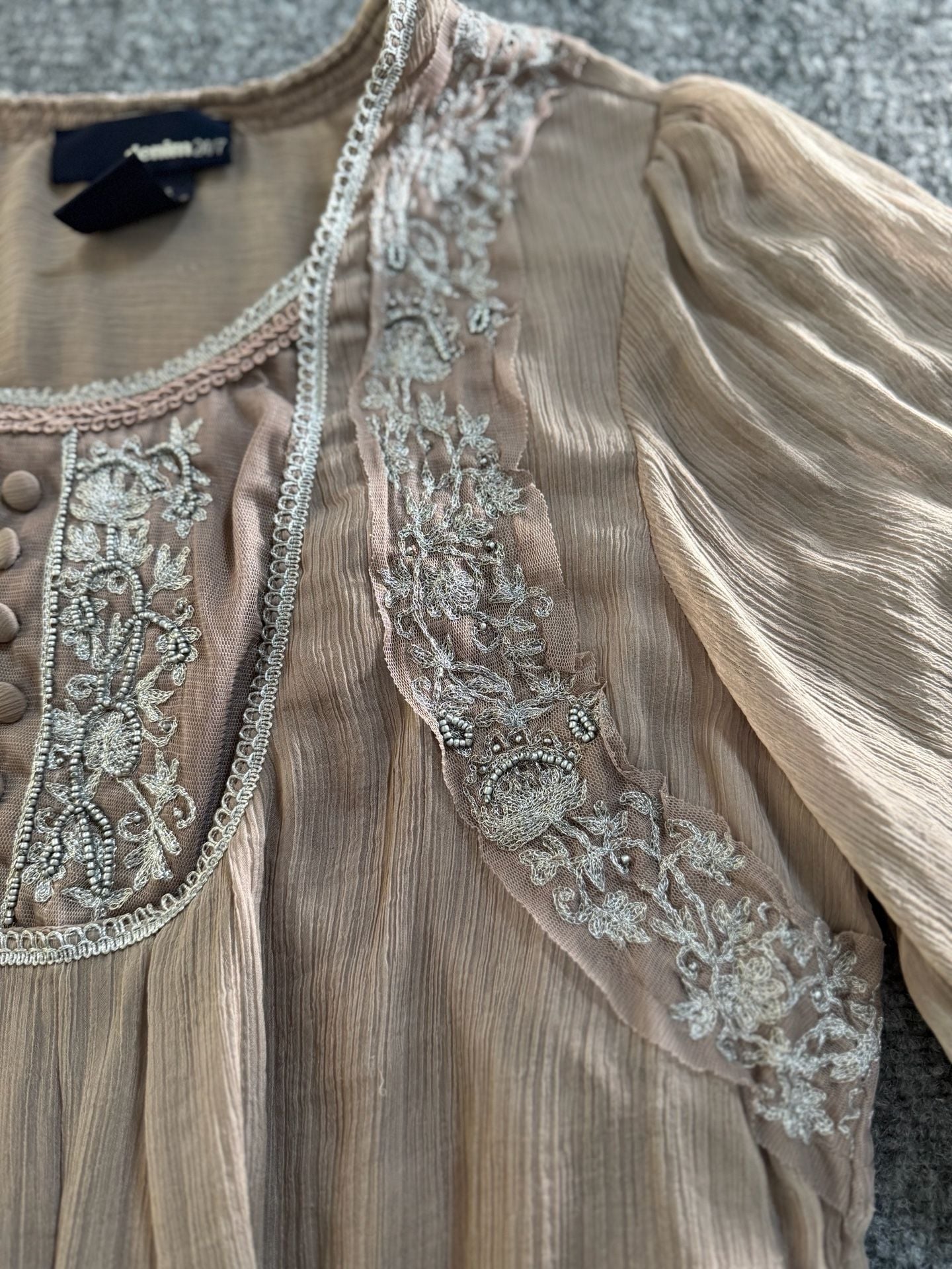 Oversized Lace-Trim Button-Front Blouse
B193JC 5