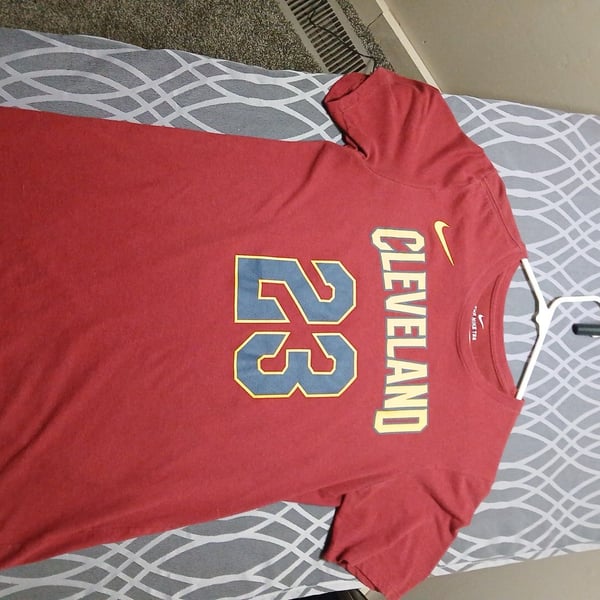 Nike Cleveland Cavaliers LeBron James 23 Dri-Fit T-Shirt Size S
