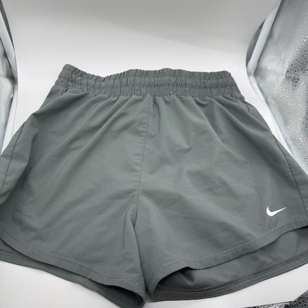 Nike Dri-FIT Athletic Shorts Size M