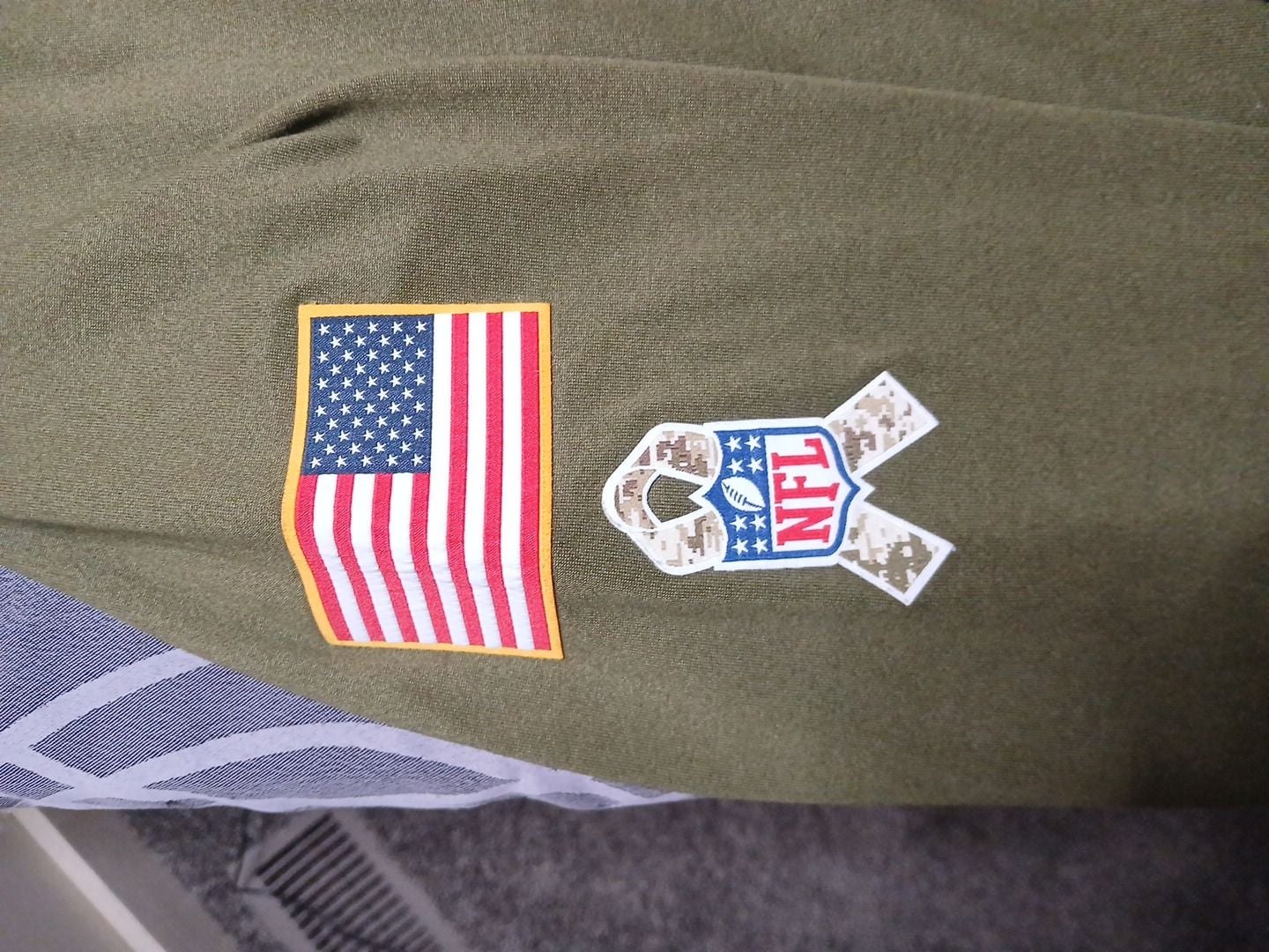 New Orleans Saints Mens Large Green Camouflage NFL Salute To Service Nike Tee 3