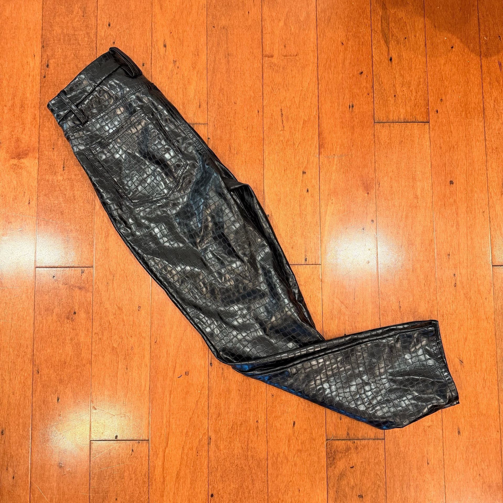 Good American Faux Leather Croc Embossed Pants Size 2/26 2