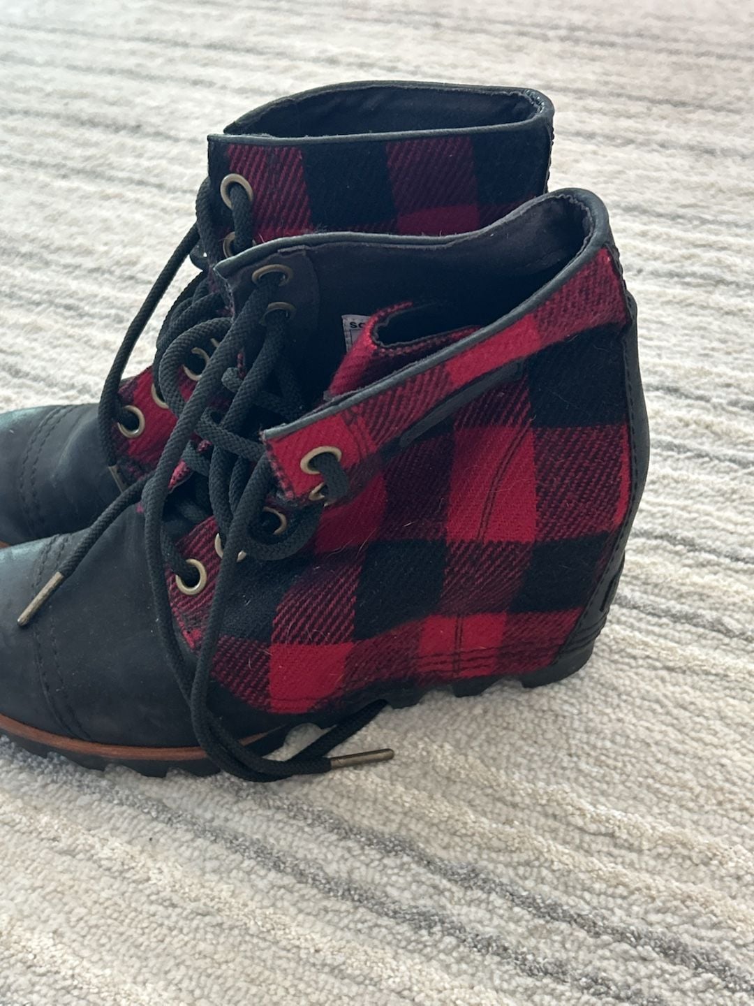 Sorel Joan of Arctic Wedge Buffalo Plaid Boots 9