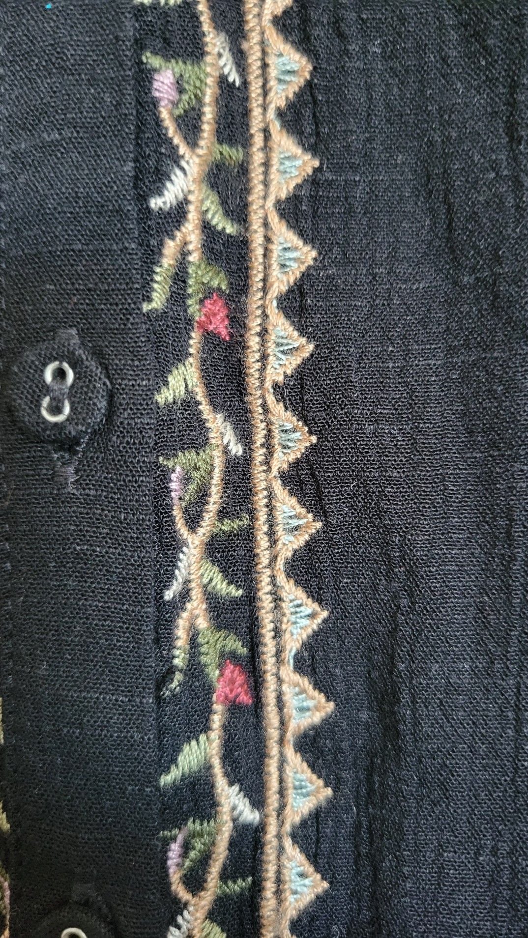 Vintage Threads Long Sleeve Tribal Blouse at Tractor Supply Co, 4