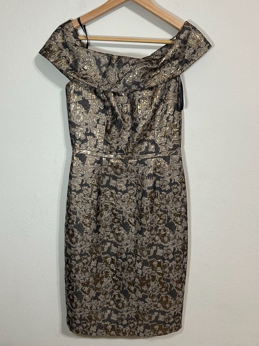 Calvin Klein Metallic Gold and Black Floral Brocade Off-the-Shoulder Sheath Dress 2