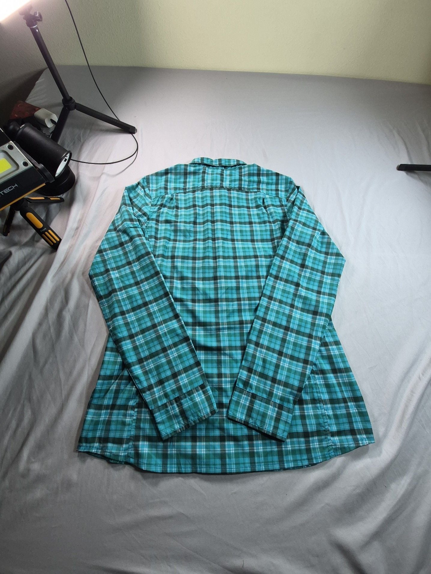 Alpine Design Button-Up Shirt Women's Size S Blue Plaid Roll Tab Long Sleeves 7