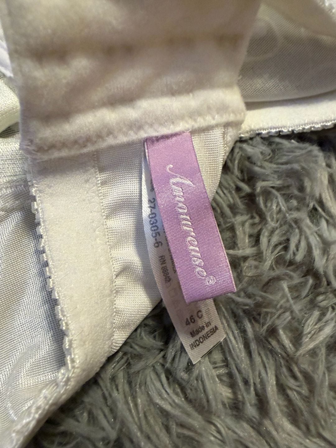Amoureuse White Embroidered Lace Bra Size 46C 3