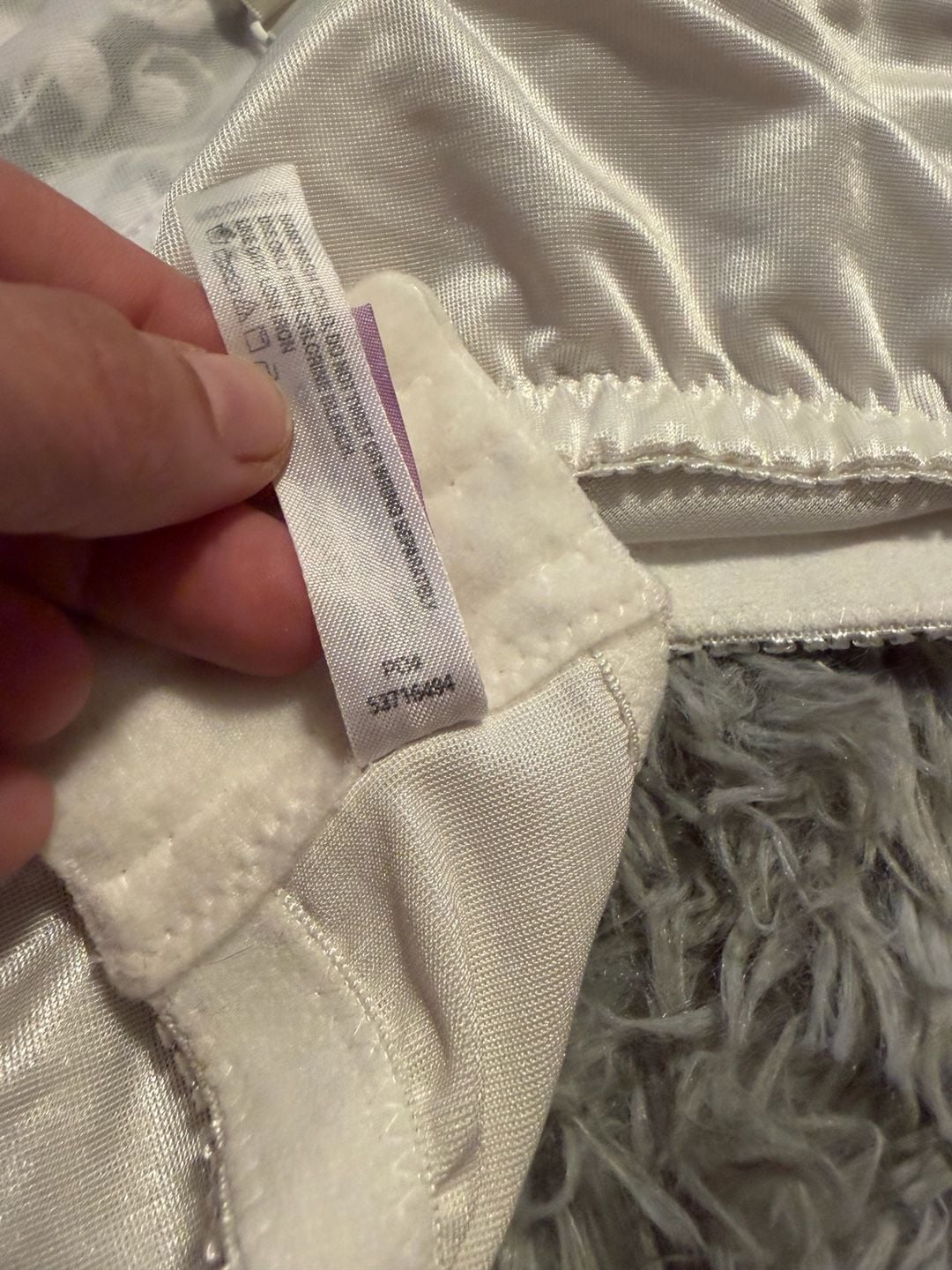 Amoureuse White Embroidered Lace Bra Size 46C 7