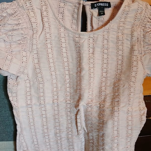 Express Women's Pink Eyelet Puff Sleeve Top Size XS