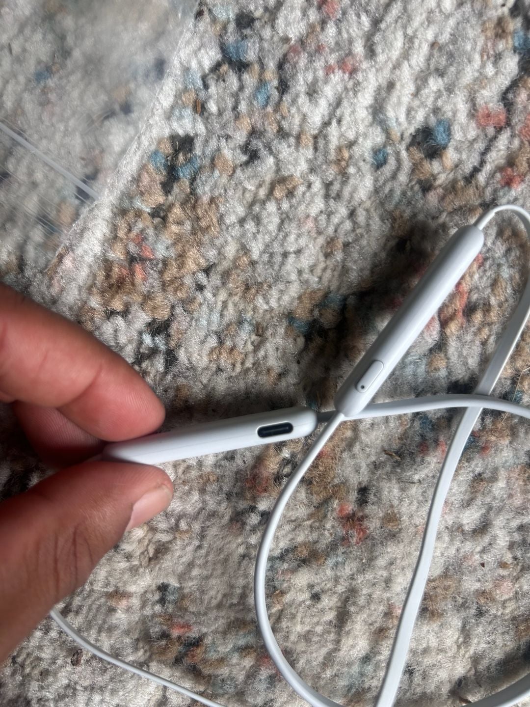 Beats by Dre Flex Wireless Earphones - grey
Black -25$
Colors-30$ 7