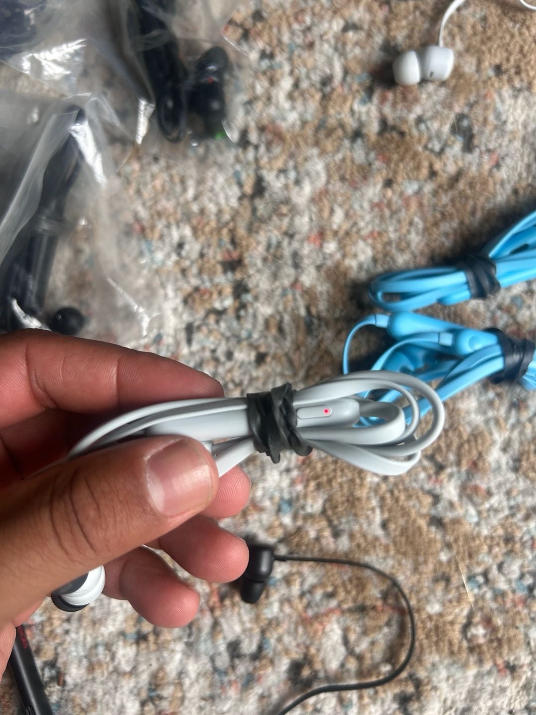 Beats by Dre Flex Wireless Earphones - grey
Black -25$
Colors-30$ 8