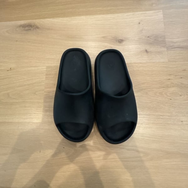 Adidas Yeezy Slide Onyx Size 8