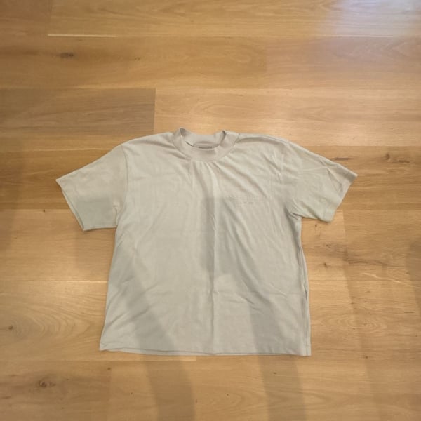 Fear of God Essentials T-Shirt Size M