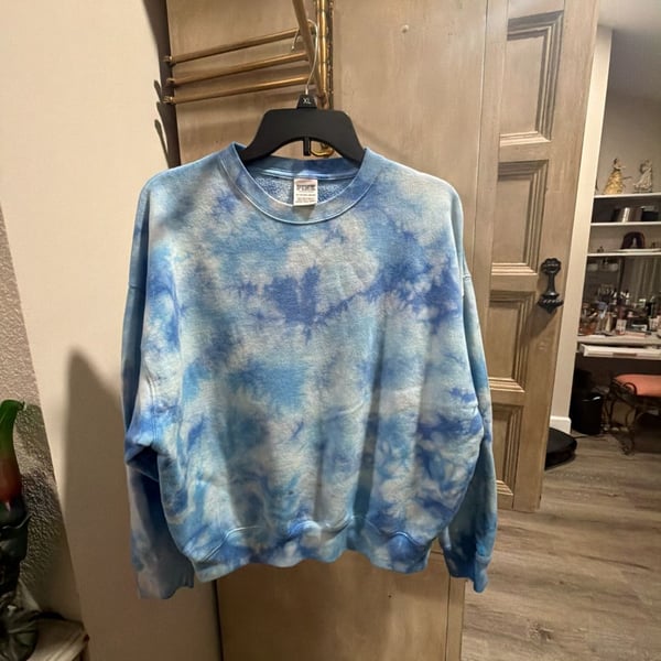 PINK Victoria's Secret Blue Tie Dye Crewneck Sweatshirt Size XS