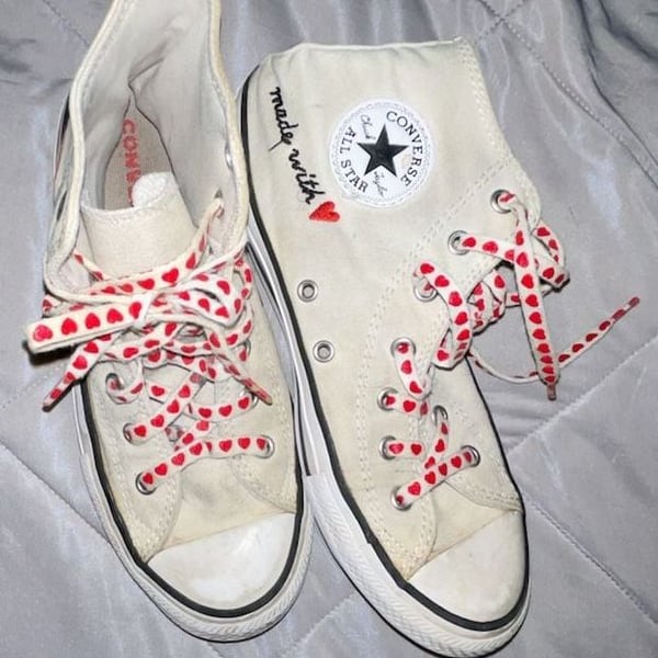 Converse Chuck Taylor High Top – Custom Heart “Love” Design – Women’s 6 / Men’s 4