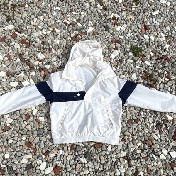Vintage Nike Size L White and Navy Pullover Anorak Windbreaker Jacket