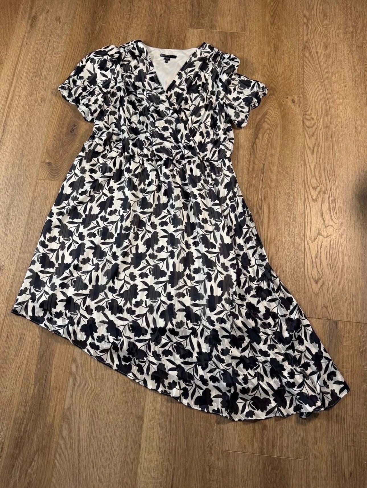 Maggy London Woman Floral Pleated Wrap Midi Dress Black White Plus 20W 3