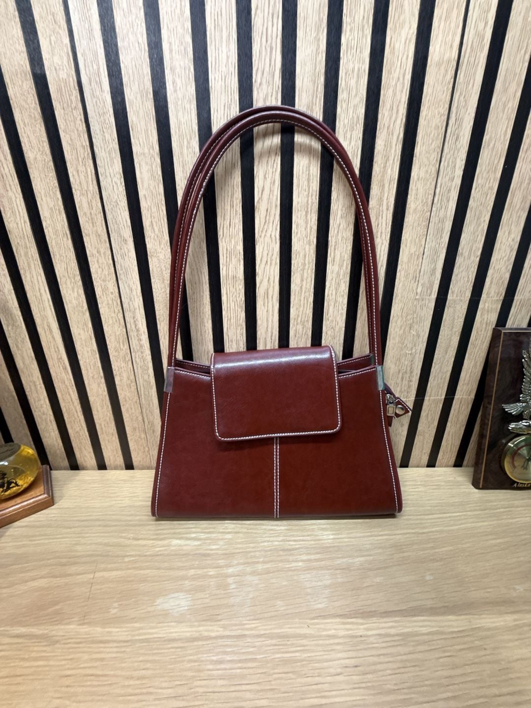 Vintage Structured Brown Faux Leather Shoulder Bag 2