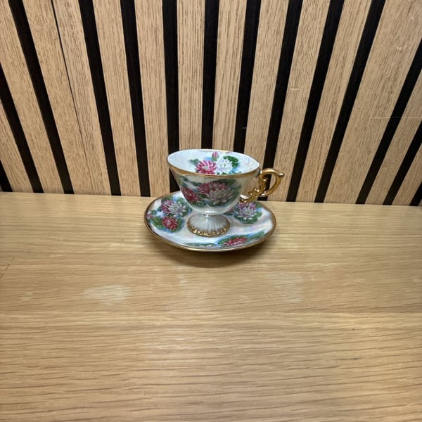 Royal Albert July Water Lily Teacup and Saucer Set