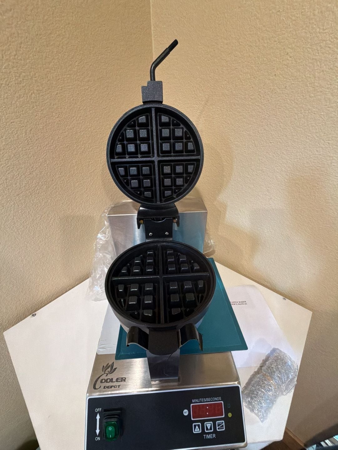 Cooler Depot Commercial Electric Waffle Maker 5