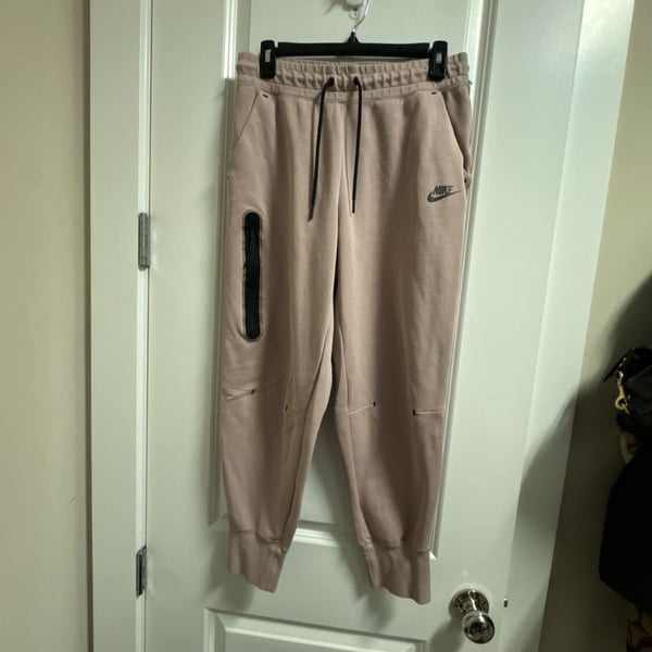 Nike Tech Fleece Joggers Size M