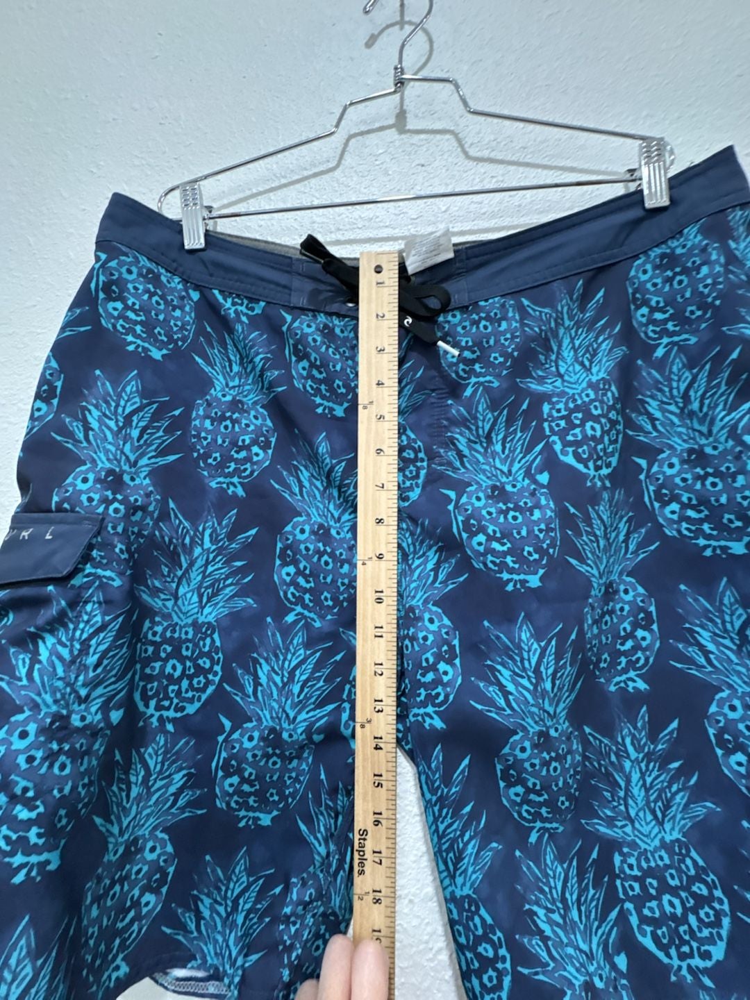Rip Curl Pineapple Print Board Shorts Size 36 9