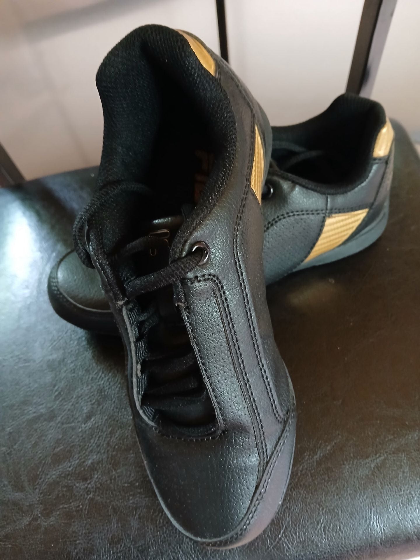 Fila Men's Black and Gold Athletic Sneakers 1